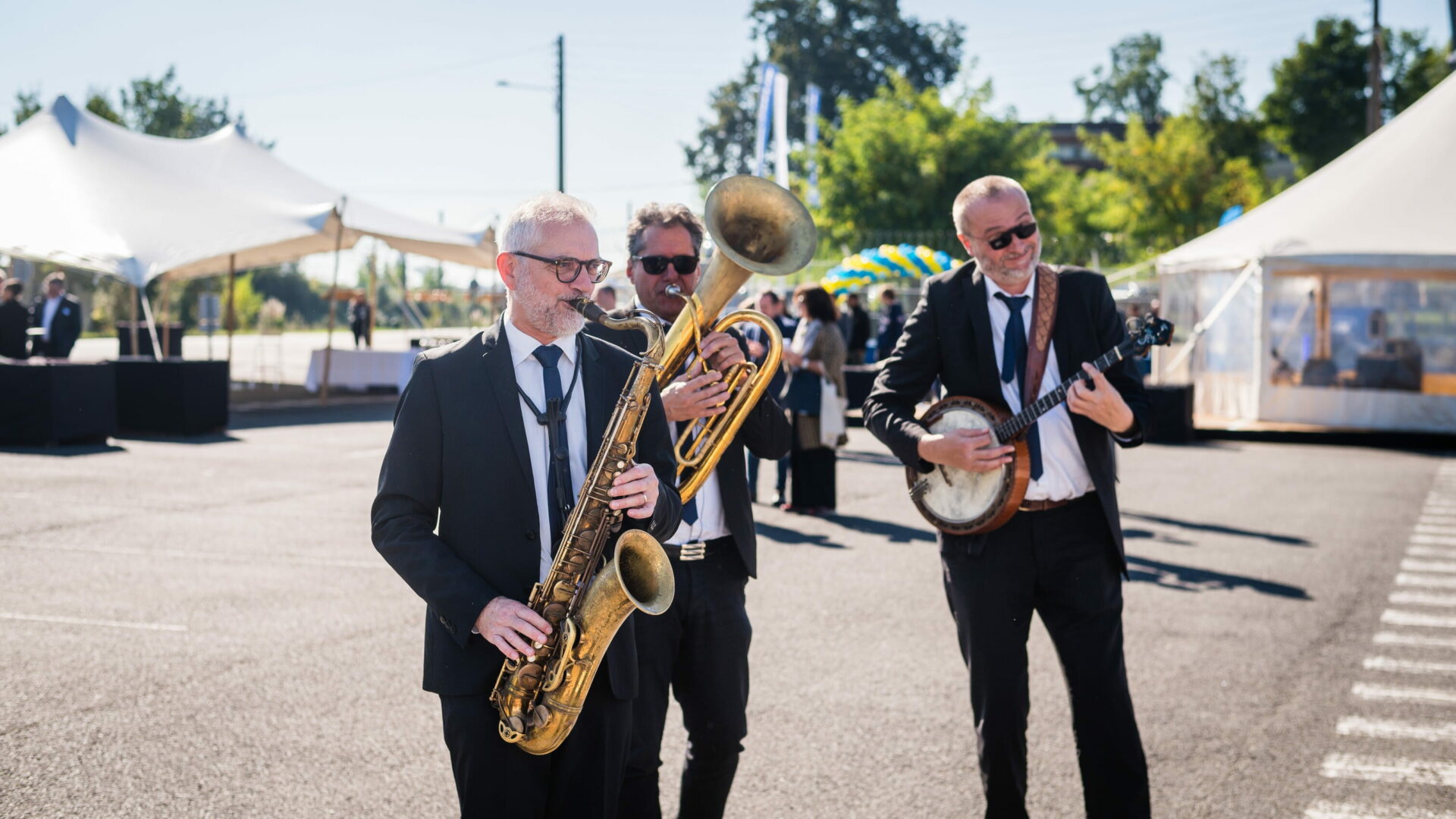 Fanfare jazz lors d’un team building d’entreprise à Bordeaux, organisation XXL Happyness